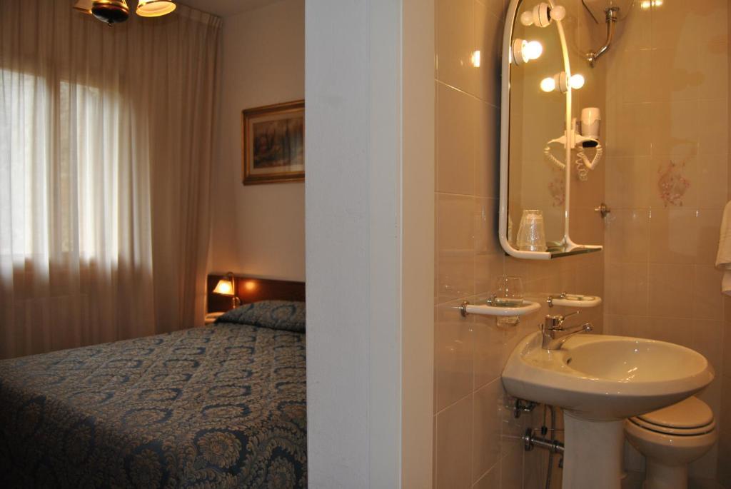 Hotel Archimede Reggello Ruang foto